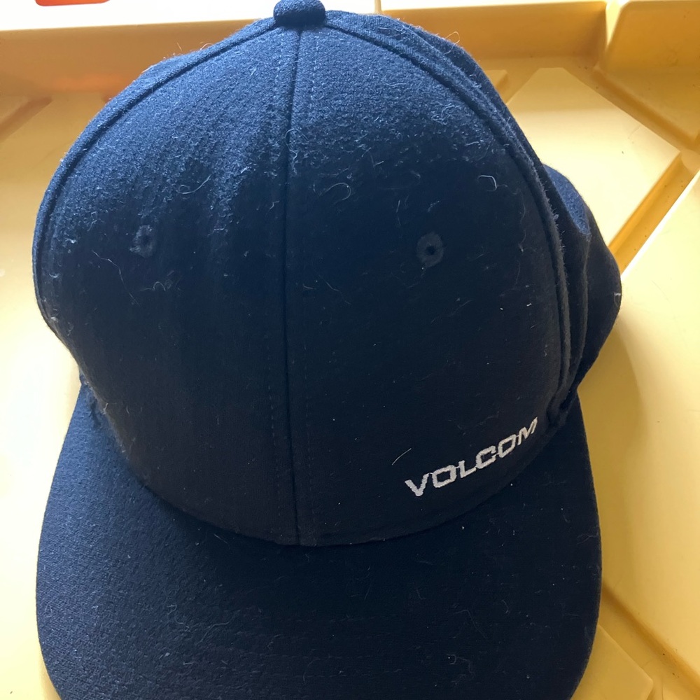 Volcom flex fit hat